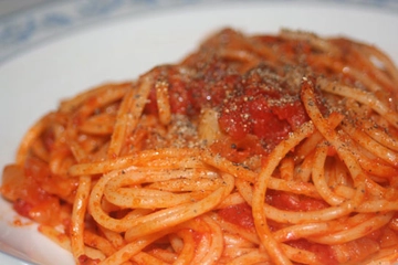 Soslu Makarna Tarifi ve Malzemeleri